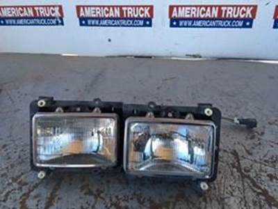 Freightliner Dual Rect Bucket Headlamp