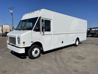 Part Type: Vehicle For Sale - 2006 Freightliner Custom Chassis Corporation MT-55