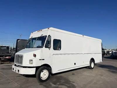 Part Type: Vehicle For Sale - 2002 Freightliner Custom Chassis Corporation MT-55
