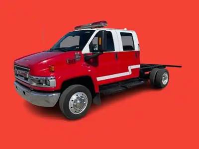 2005 GMC C5500 Single-Axle 4-DOOR Crew-Cab & Chassis Truck