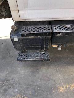 PArt Type: BAttery Box/TrAy - Good Used BAttery Box For A 2005 GMC C7500