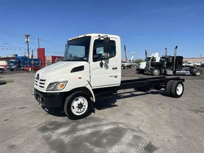 Part Type: Vehicle For Sale - 2005 Hino 185 Lo-Pro Single-Axle Cab & Chassis,
