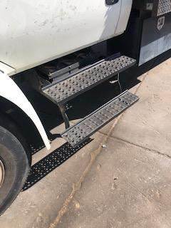 PArt Type: BAttery Box/TrAy - Good Used BAttery Box With Steps For A 2003