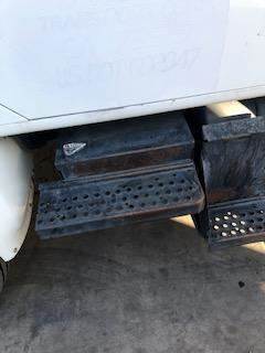 PArt Type: BAttery Box/TrAy - Good Used BAttery Box With Lid For A 2001
