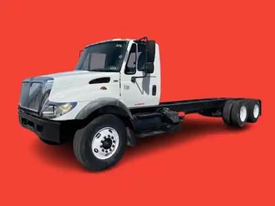 Part Type: Vehicle For Sale - 2006 Ihc 7500 Tandem-Axle Cab & Chassis Truck, Ihc
