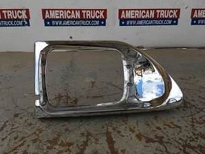 Used RH Headlight Side Bezel For International 9400