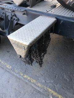 Good Used Tire ChAin Holder From A 2008 InternAtionAl 9200i