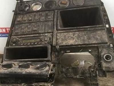 Used Center Column Switch Panel For A International Prostar