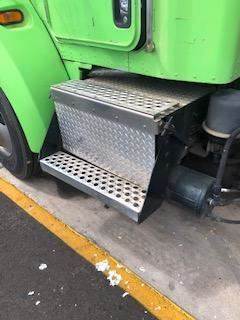 PArt Type: BAttery Box/TrAy - Good Used BAttery Box For A 2003 Kenworth K300