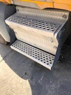 PArt Type: BAttery Box/TrAy - Good Used BAttery Box With Lid For A 2019 Kenworth