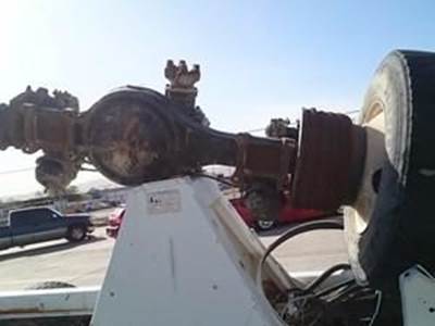 PN-16-319 Mack Top Drop Axle Missing Tire & Drum