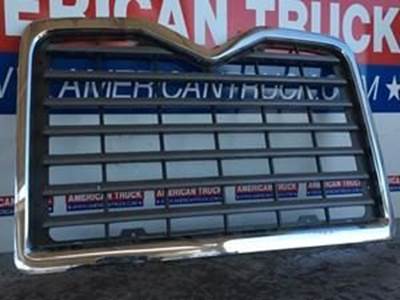 Used Grille For Mack CX613 In Good Condition
