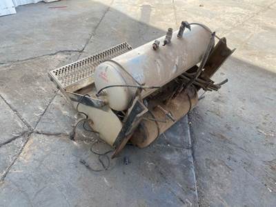 Part Type: Battery Box/Tray - Driver Side Battery / Storage Box With Air Tank,