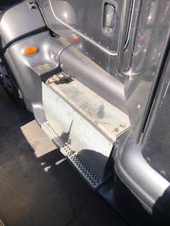 PArt Type: BAttery Box/TrAy - Good Used BAttery Box For A 2008 Peterbilt 386