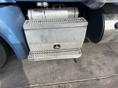 Part Type: Battery Box/Tray - Battery Box Slight Damged Conner