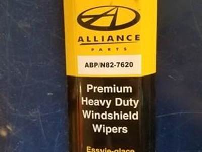 Premium Heavy Duty Windshield Wiper Blade - 20"  ( Left Or Right )