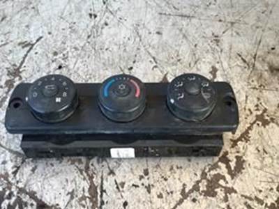 2013 Freightliner Cascadia Climate Control A2260645101