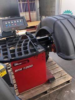 Used John Bean BFH 1000 Wheel Balancer