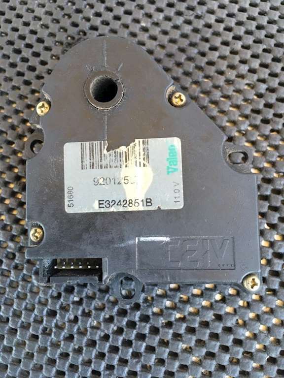 2002 Used Airsource Electric Heater Valve Actuator For A Freightliner