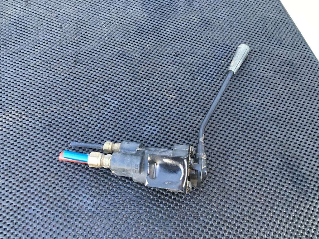 Used Trailer Brake Valve For 1995 Freightliner Flb High For Sale