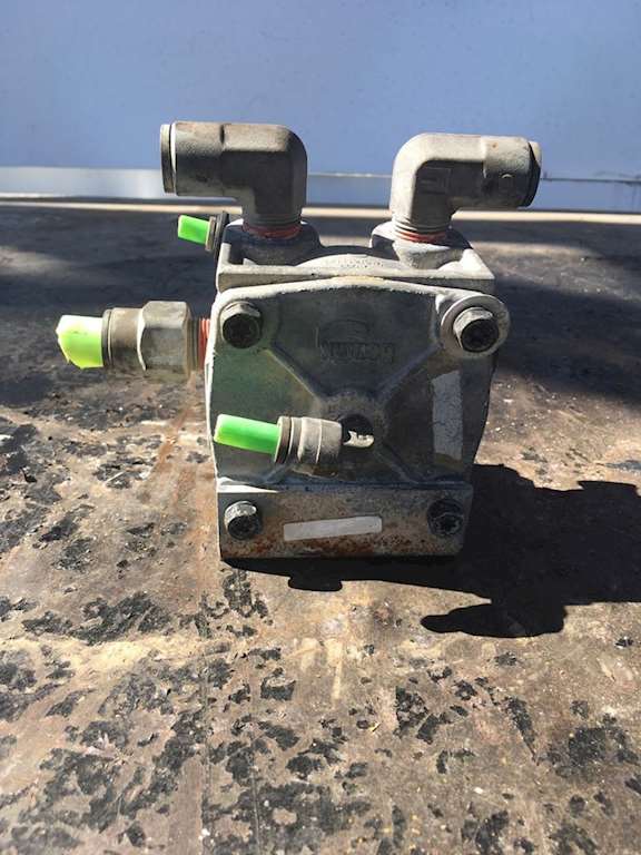 Bendix R14 Relay Valve