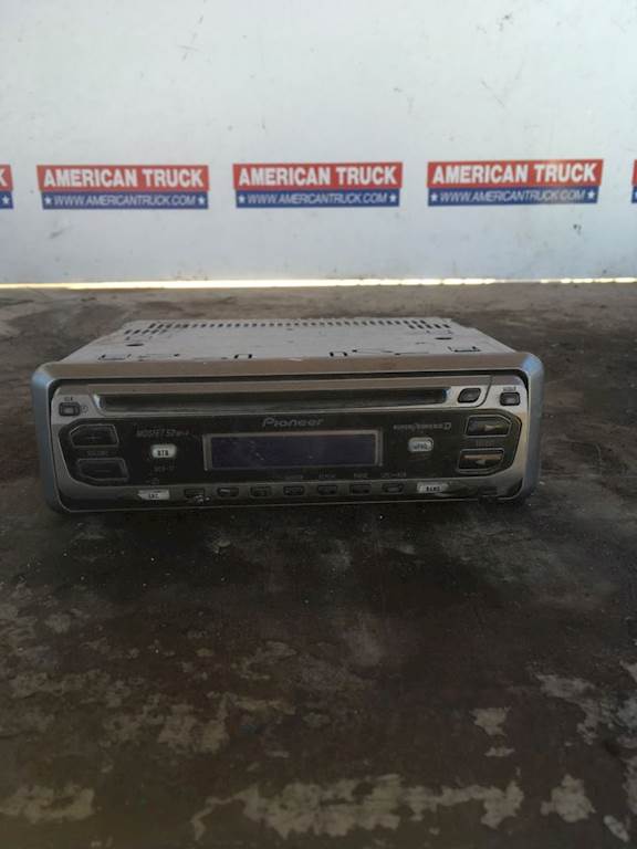 Used Pioneer Radio For 1999 Freightliner C120 Century For Sale