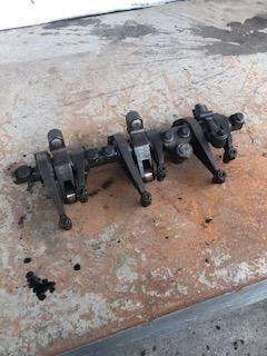 Good Used IntAke Rocker Arm Assembly For A Cummins Isx. OEM No: 4059351