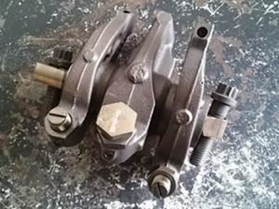 Good Clean And Inspected Cummins N14 Rocker Arm And Shaft Assembly
