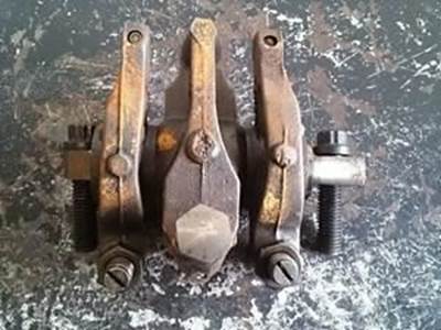 Good Clean And Inspected Cummins N14 Rock Arm And Shaft Assembly