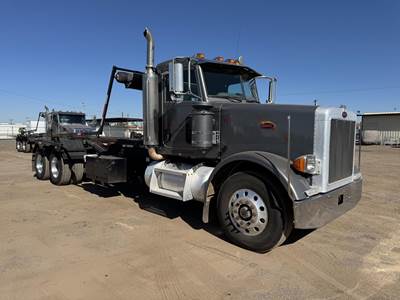 Peterbilt 357 Roll Off Truck - Caterpillar, 450HP, Automatic