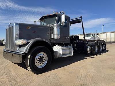 Peterbilt 357 Roll Off Truck - Caterpillar, 450HP, Automatic