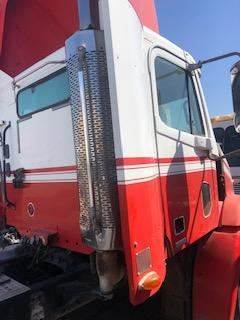 Good Used PAssenger Side CAb FAiring For A 2001 Freightliner Century ClAss 112