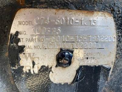 13.2K Self Steering W&C TAg Axle Off Of A 2014 Peterbilt 367