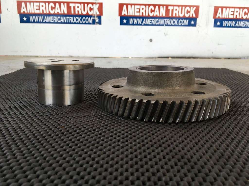 Used Timing Gear For A Caterpillar Engine 3406B With Idler Shaft For