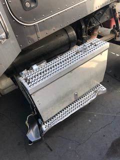 Good Used PAssenger Side Tool Box For A 2008 Peterbilt 386