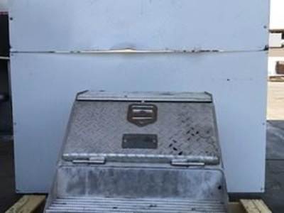 Used Toolbox For A Kenworth T800 With Steps