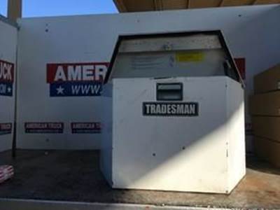 Used Tradesman Toolbox Missing Handle