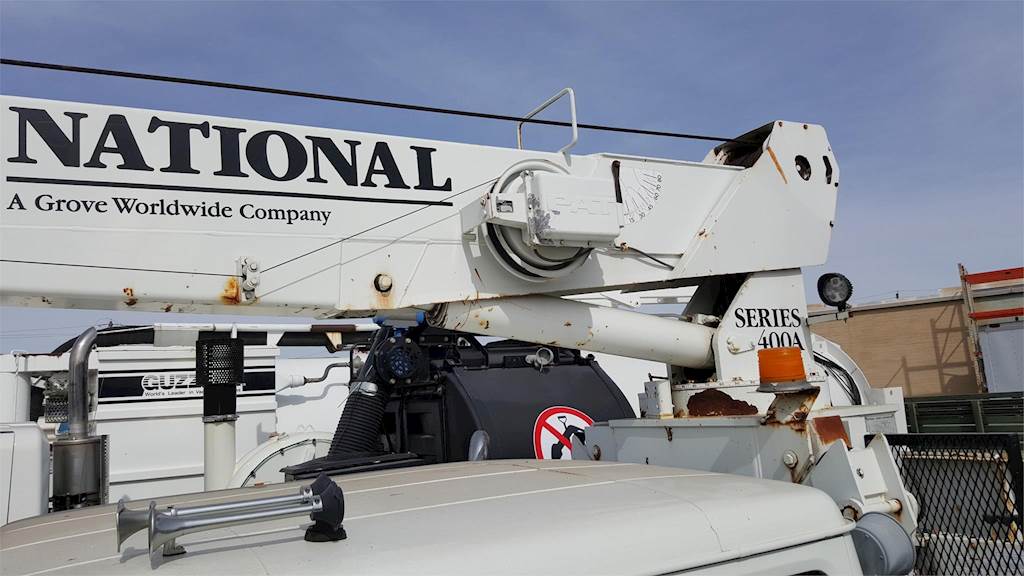 1997 International 4900 Single Axle Crane Truck 210HP, 9 Spd, National 400A Crane For Sale