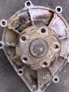 Good Used WAter Pump For A Detroit DD15 Engine. PT No: A4722000101