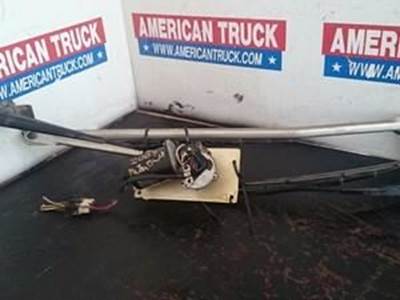 Used Wiper Motor Assembly With WiperS  For 2003 Peterbilt 379