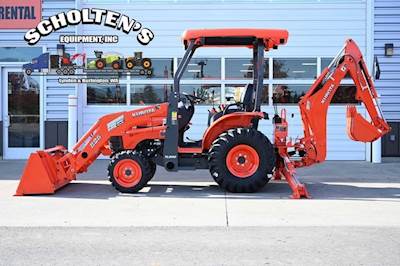 Kubota B26 Backhoe