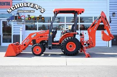 Kubota B26 Backhoe