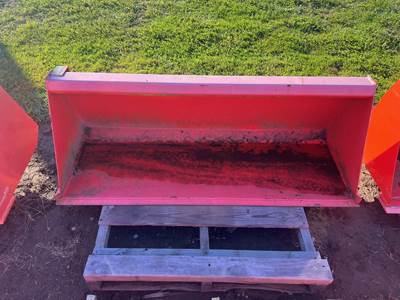 Kubota B1676 Bucket