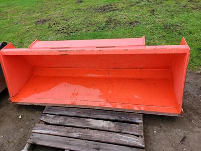Kubota L2236 Bucket