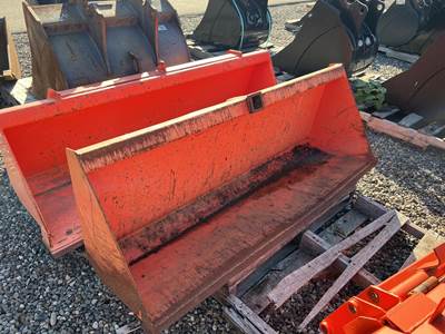 Kubota L2248 Bucket