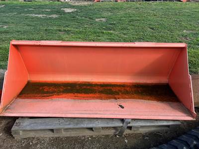 Kubota M1815 Bucket