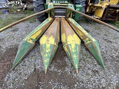 John Deere 3RW Corn Head