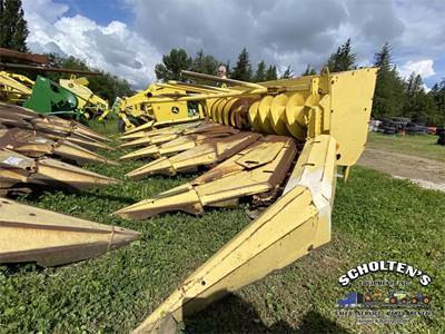 John Deere 666 Corn Head