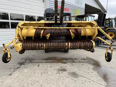 New Holland 939 Corn Head