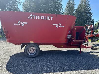 TRIOLIET SOLOMIX 1600L Feeder